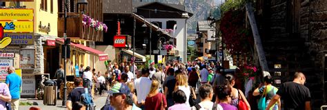 livigno shopping zone.